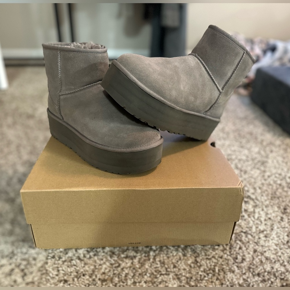 Ugg classic mini platform